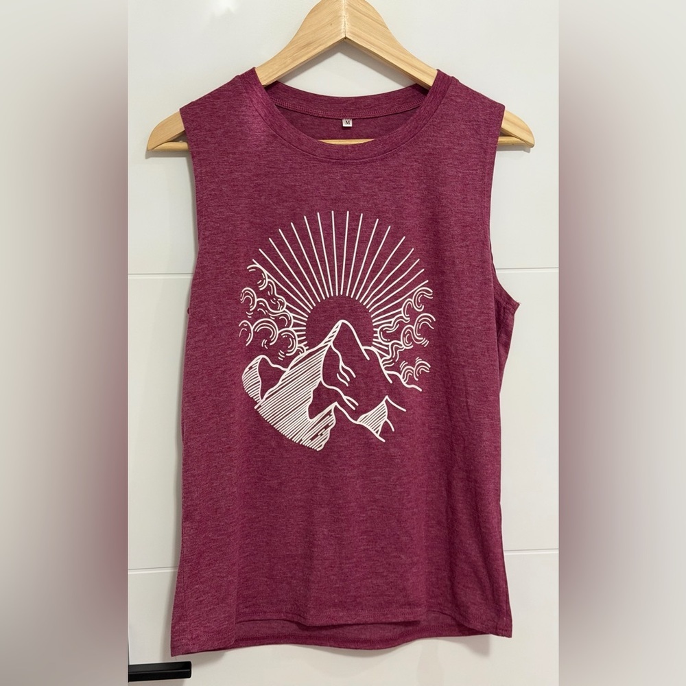 ⭐️Like New⭐️Women's Sleeveless Mountain Graphic Tee (ptp approx 18.5in) 35%Rayon